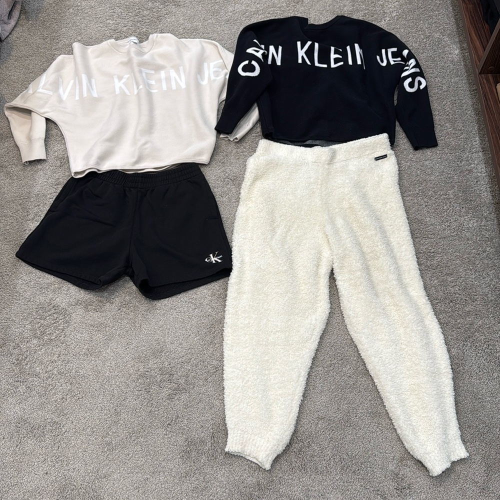 Beautiful Calvin Klein Jeans lot!